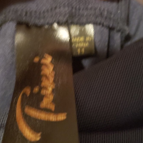 Dress - Picture 3 of 3